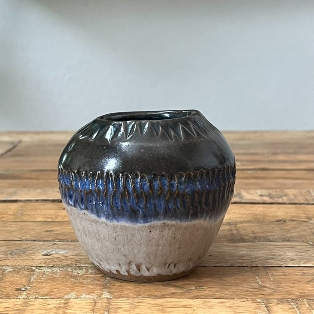 Small Stoneware Bud Vase Pot 3.5 in Tri-Tone Drip Glaze Textured Rim